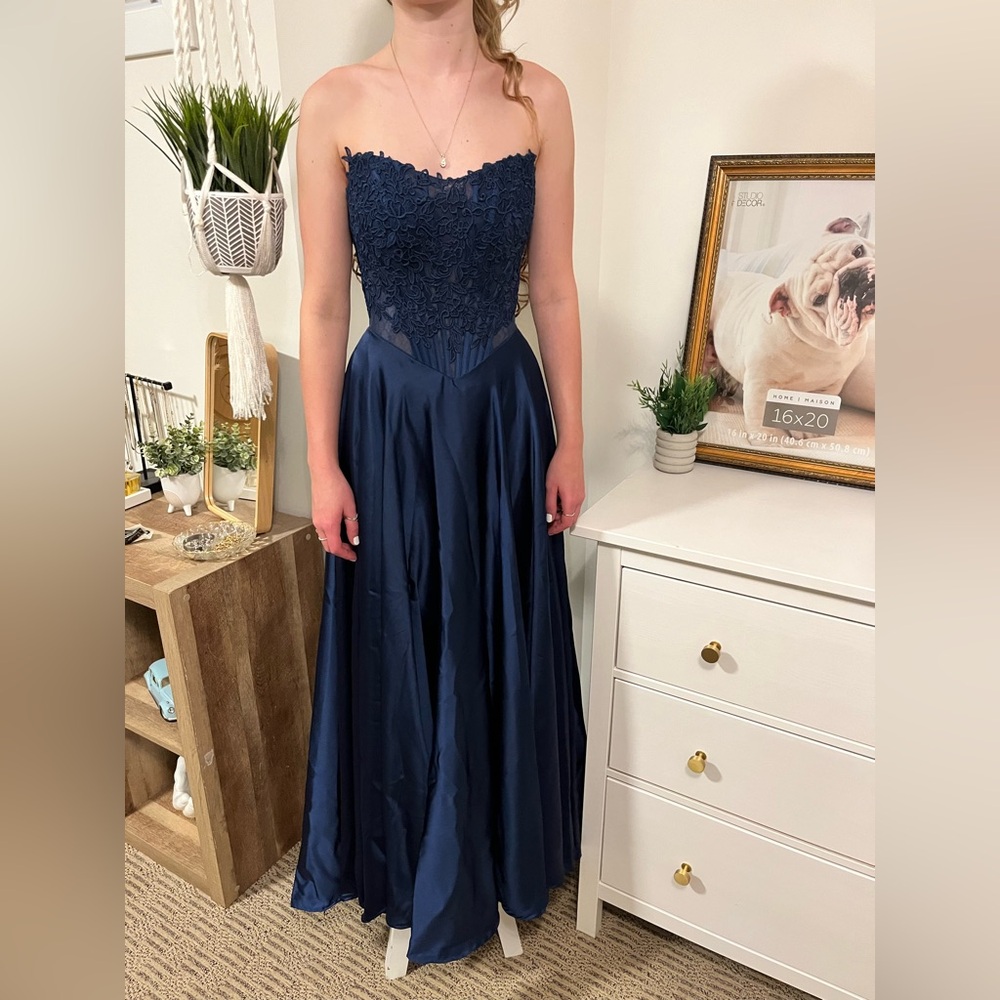 J’Adore Evening Elegant Navy Blue Strapless Grad or Prom Dress size 2
